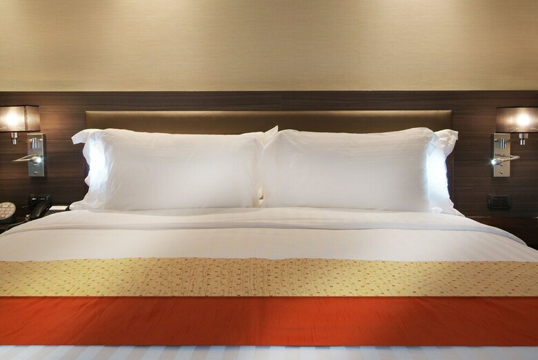 Amora Neoluxe Hotel