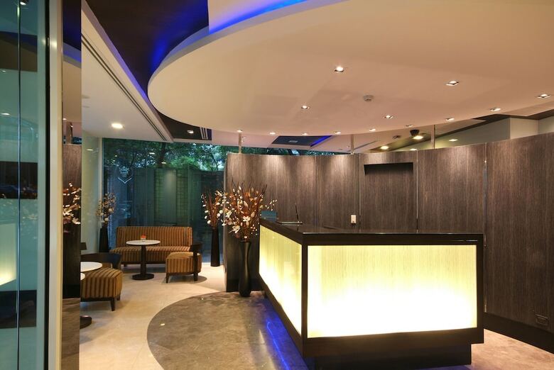 Amora Neoluxe Hotel