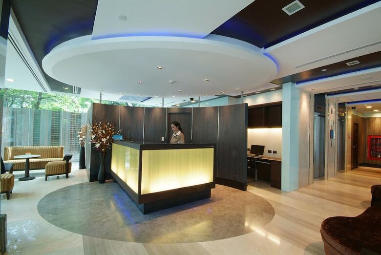 Amora Neoluxe Hotel
