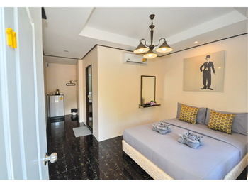 Sidewalk Boutique Hotel