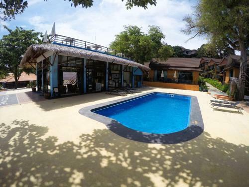 Hotel Phi Phi Long Beach Resort & Villa