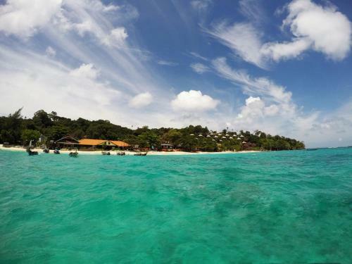 Hotel Phi Phi Long Beach Resort & Villa