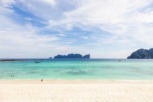 Hotel Phi Phi Long Beach Resort & Villa