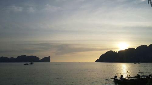 Hotel Phi Phi Long Beach Resort & Villa