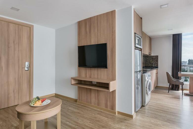Hotel Adelphi Grande Sukhumvit By Compass Hospitality