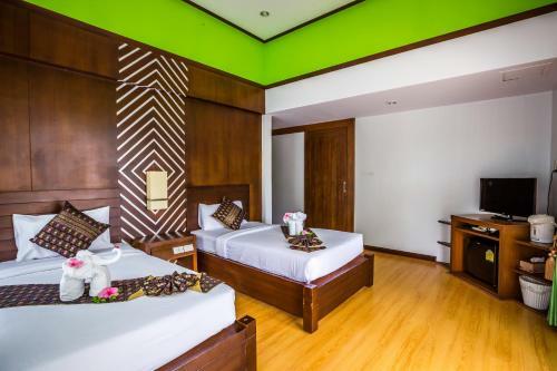Hotel Phi Phi Andaman Beach Resort