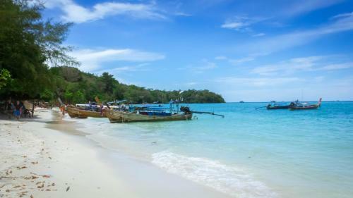 Hotel Phi Phi Andaman Beach Resort