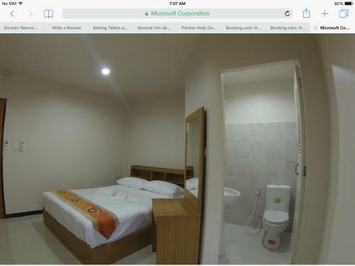 Hostal B Place Guesthouse