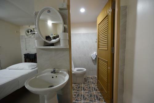 Hostal B Place Guesthouse