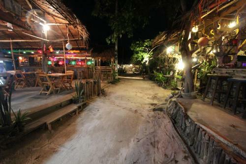 Hotel Phi Phi Ba Kao Bay Resort