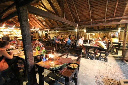 Hotel Phi Phi Ba Kao Bay Resort