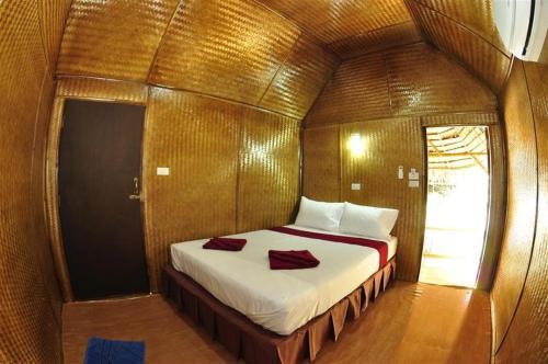 Hotel Phi Phi Hill Bamboo Bungalow