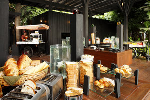 Hotel Zeavola Resort