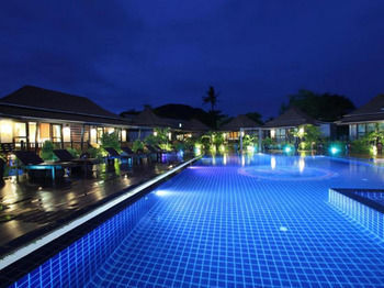 Hostal Ibiza House Phi Phi