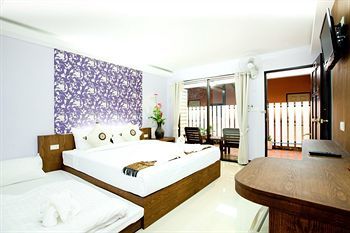 Hostal Ibiza House Phi Phi