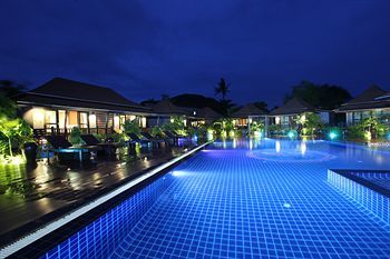 Hostal Ibiza House Phi Phi