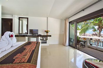 Hotel Crystal Bay Beach Resort