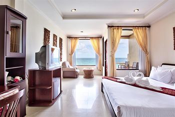 Hotel Crystal Bay Beach Resort