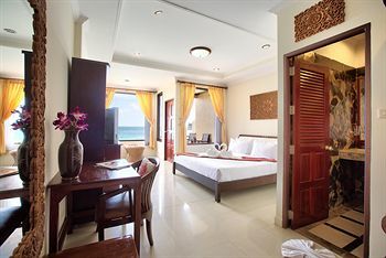 Hotel Crystal Bay Beach Resort