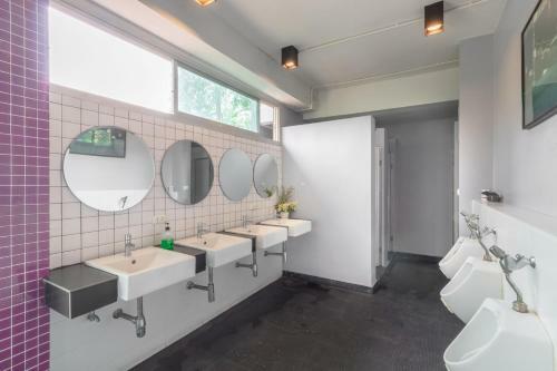 Cheqinn Bangkok Hostel