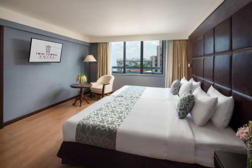 Twin Towers Hotel