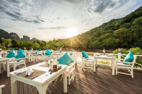 Hotel Phi Phi Island Village Beach Resort