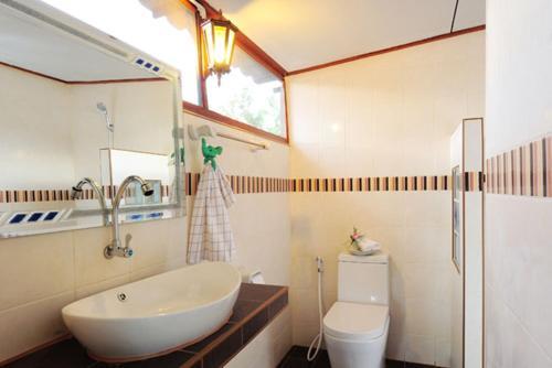 Hotel Phuphaya Seaview Resort