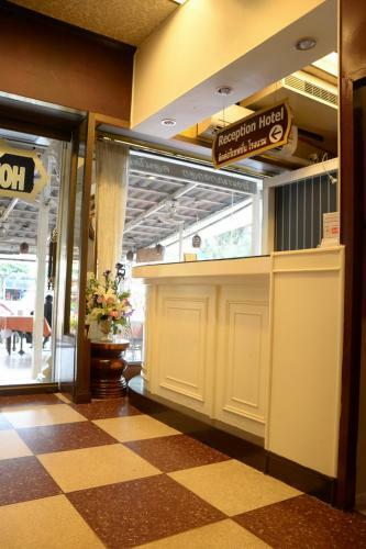 Hostal Bangkok Condotel