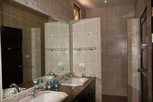 Sibaja Palms Sunset Beach Luxury Villa