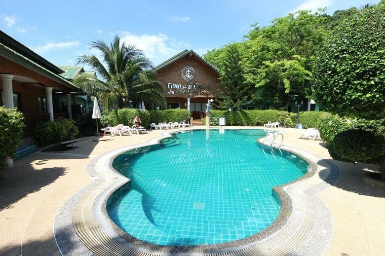 Chao Koh Phi Phi Lodge