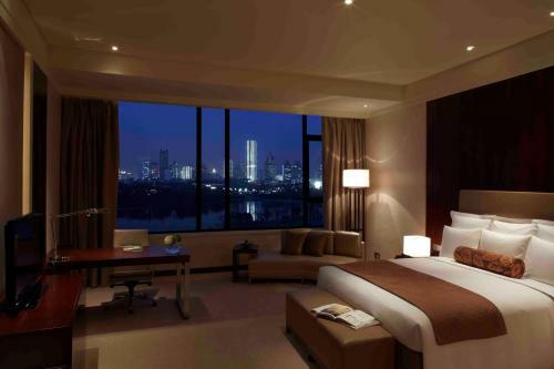Renaissance Tianjin Lakeview Hotel