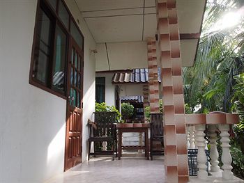 Hotel Palm Point Village