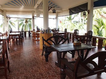 Hotel Palm Point Village
