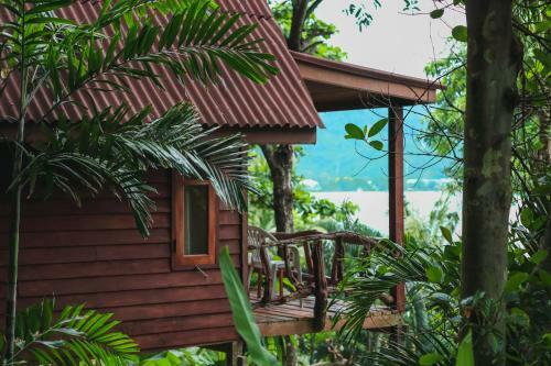 Hotel Phi Phi Sunset Bay Resort