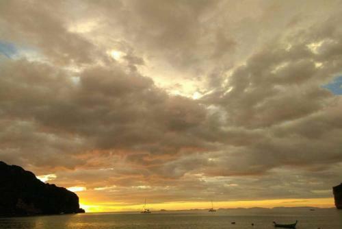 Hotel Phi Phi Sunset Bay Resort