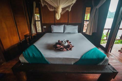 Hotel Phi Phi Sunset Bay Resort