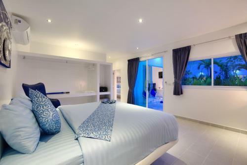 La Perle Luxury Boutique Hotel