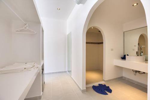La Perle Luxury Boutique Hotel
