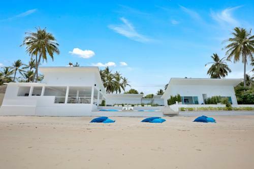 La Perle Luxury Boutique Hotel