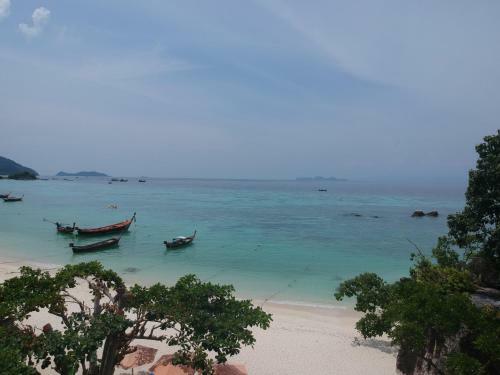 Hotel Kathalee Beach Resort & Spa