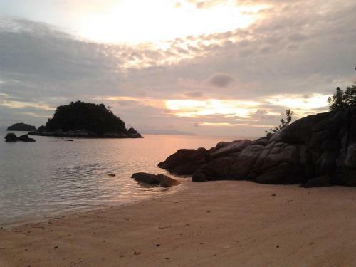 Hotel Kathalee Beach Resort & Spa
