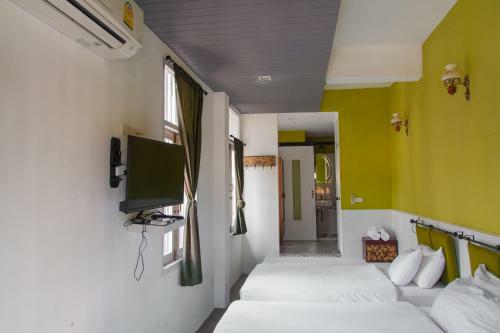 Arom D Hostel
