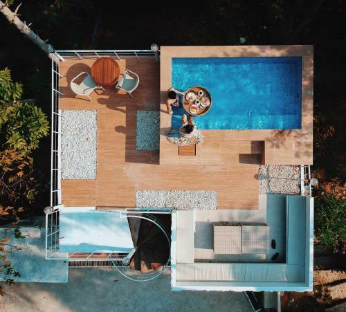 Hotel Resolution Resort