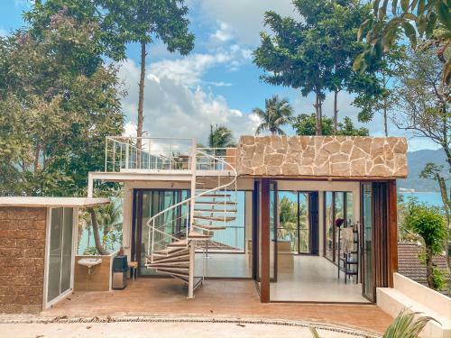 Hotel Resolution Resort