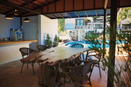 Hotel Resolution Resort