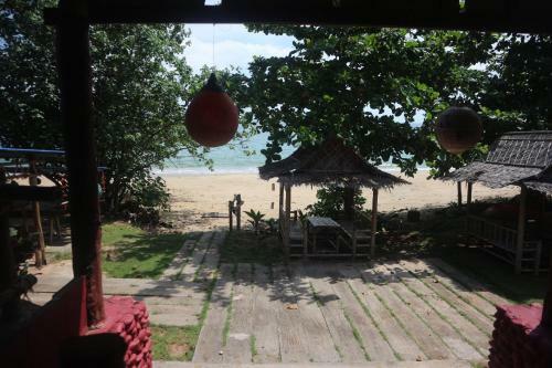 Hostal Sun Smile Beach Koh Jum