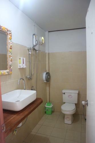 Hostal Sun Smile Beach Koh Jum
