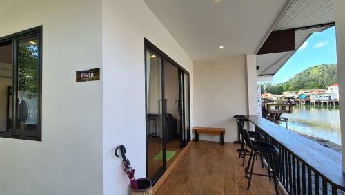Hostal Baan Rim Nam