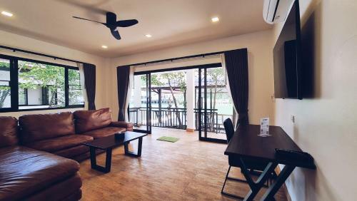 Hostal Baan Rim Nam
