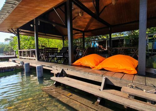 Hostal Baan Rim Nam